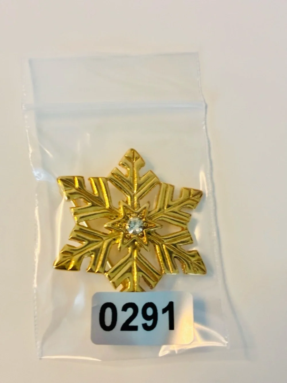 VTG Trifari Gold Snowflake Brooch with Clear Crystal Center Casual Everyday